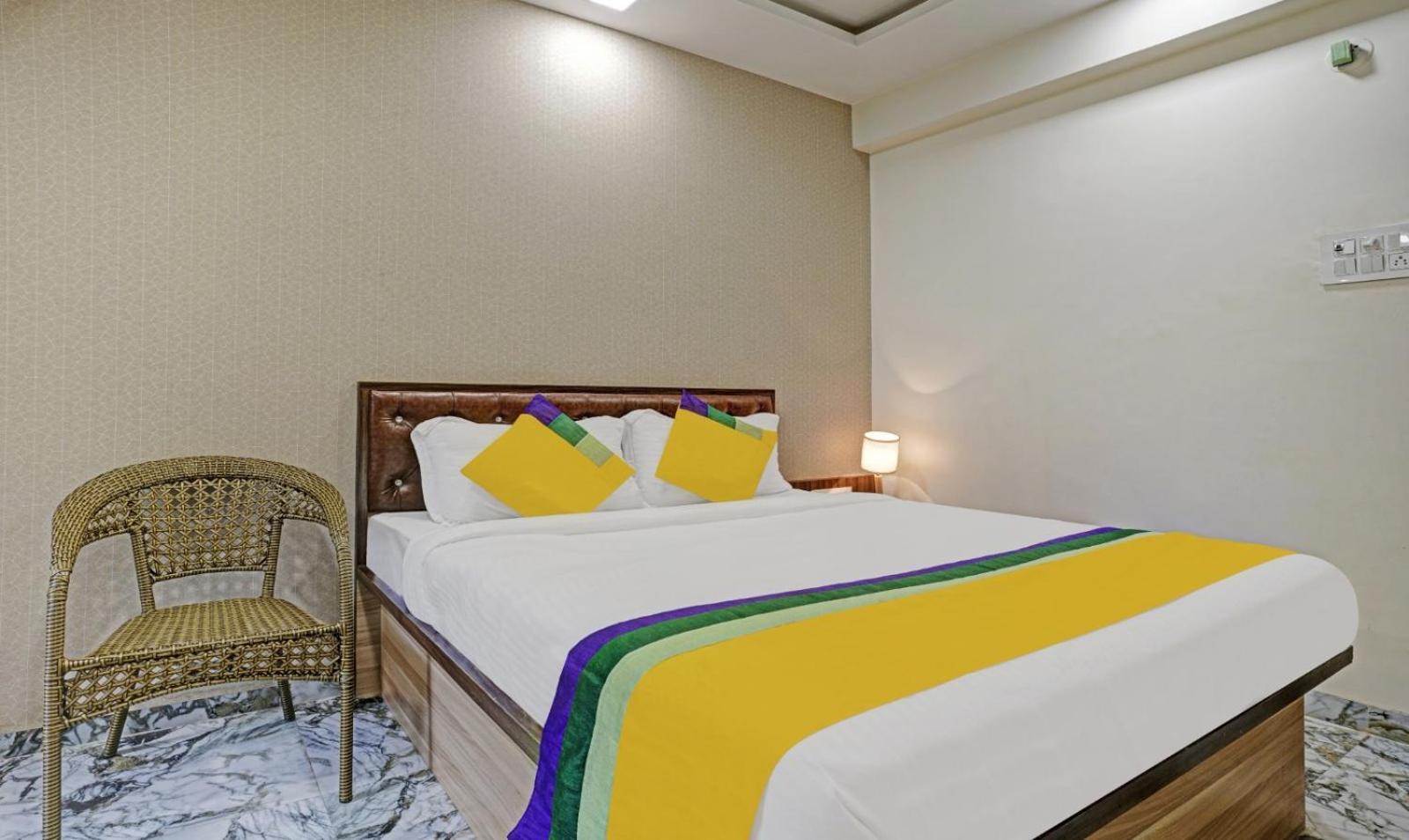 Glitz Hotels Golden Birds - Mahape, Navi Mumbai Buitenkant foto