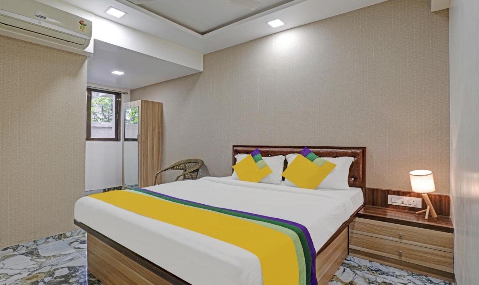 Glitz Hotels Golden Birds - Mahape, Navi Mumbai Buitenkant foto