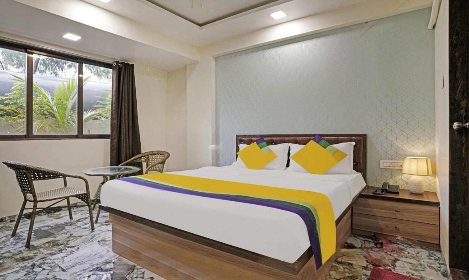 Glitz Hotels Golden Birds - Mahape, Navi Mumbai Buitenkant foto