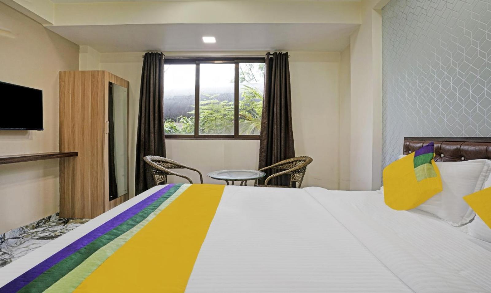 Glitz Hotels Golden Birds - Mahape, Navi Mumbai Buitenkant foto