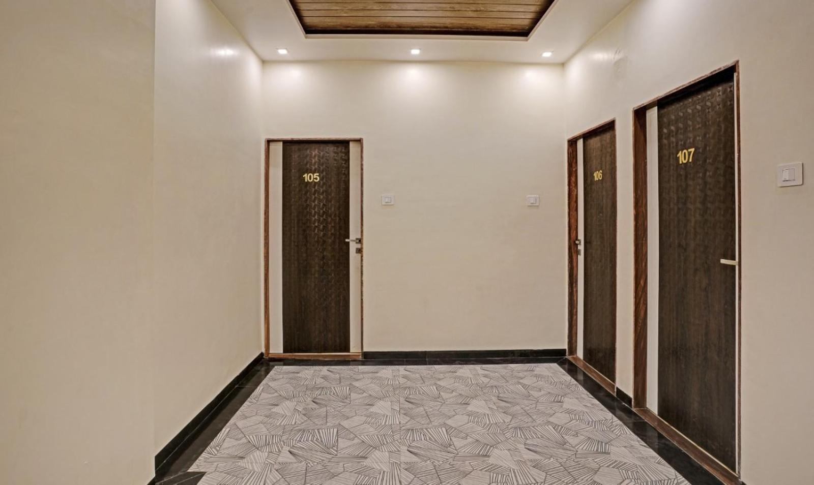 Glitz Hotels Golden Birds - Mahape, Navi Mumbai Buitenkant foto