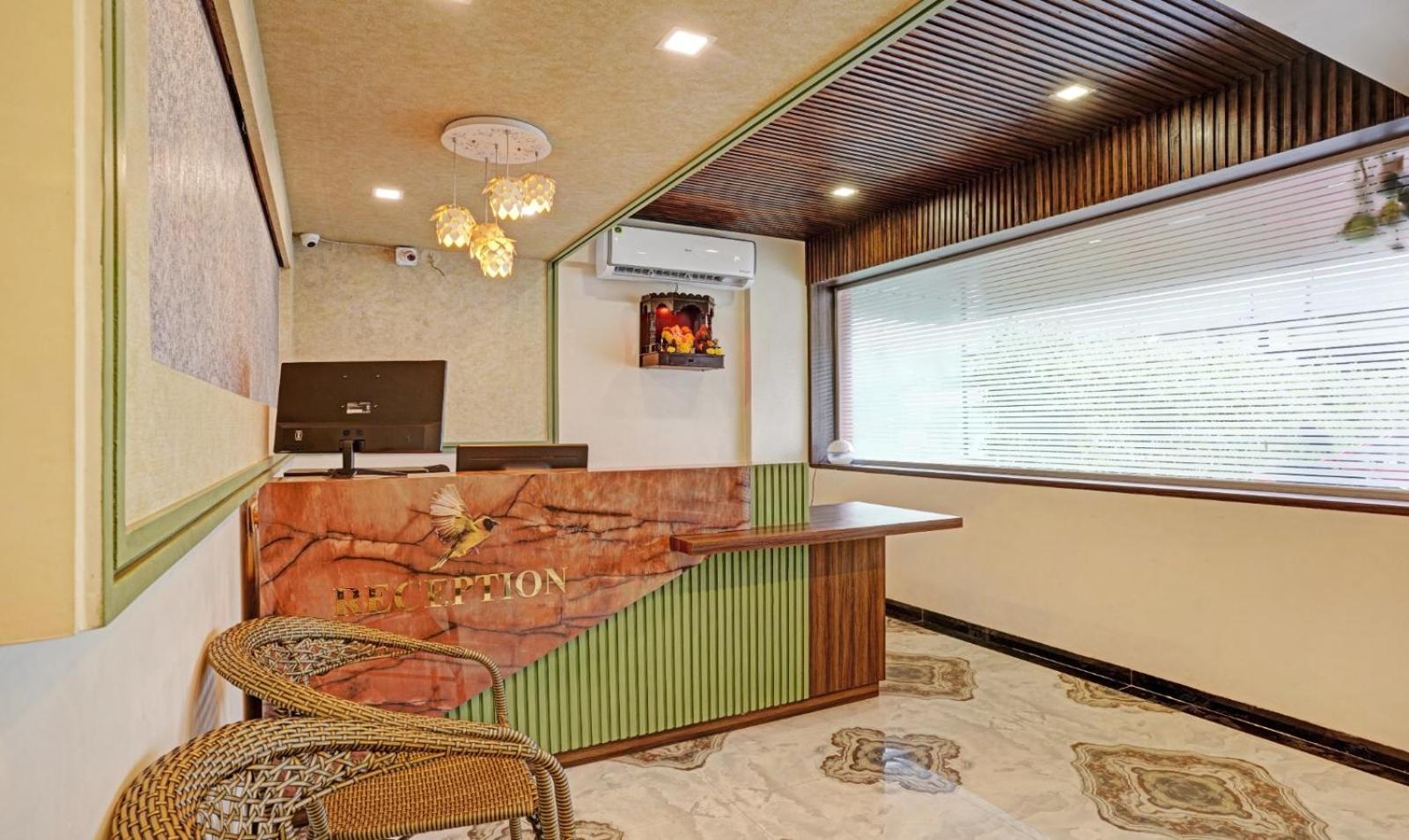 Glitz Hotels Golden Birds - Mahape, Navi Mumbai Buitenkant foto